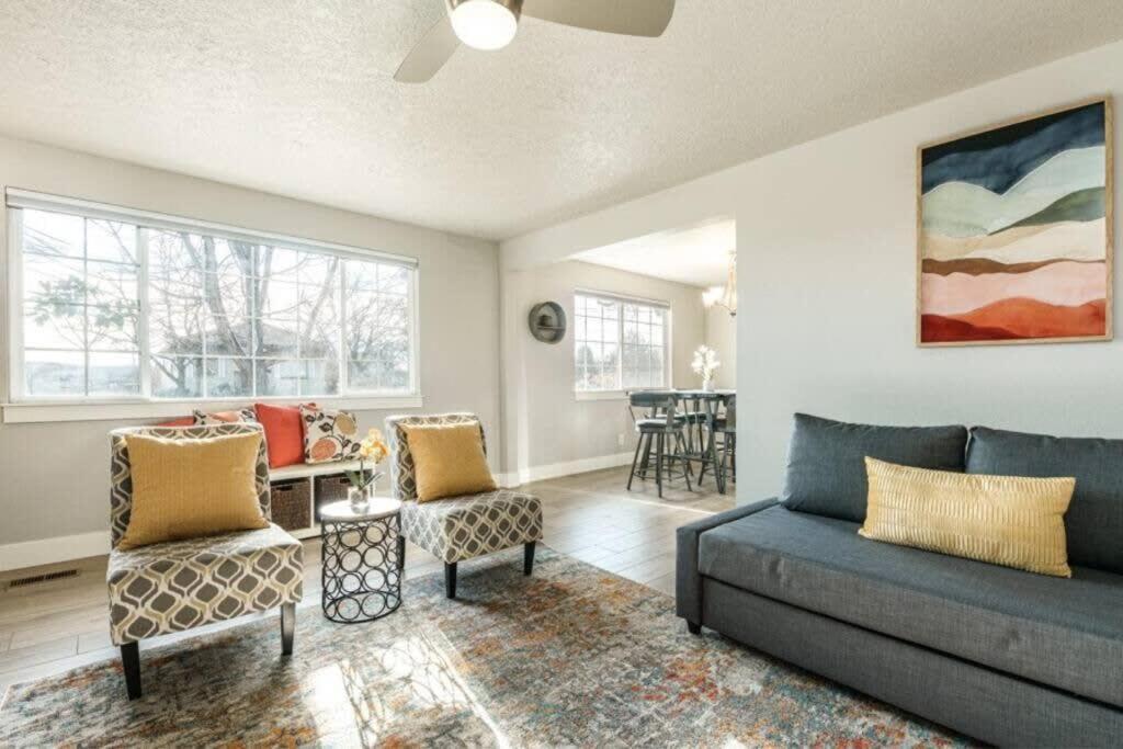 #Stayinmydistrict Meridian Cheerful Duplex Extérieur photo